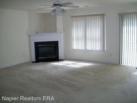3rd image of 9818 Willow Glen Ct