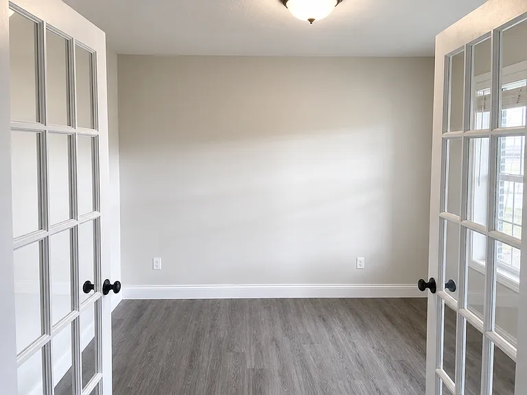 1605 Peppermill Ln — Photo 4