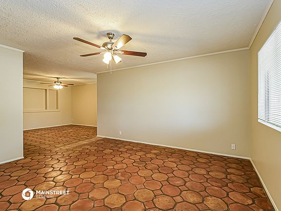 4th image of 3739 W Townley Ave