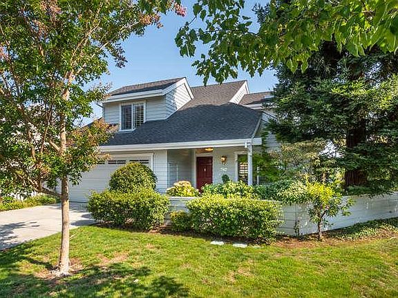 4th image of 742 Newport Cir