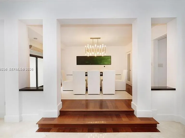 3425 Alhambra Cir — Photo 28