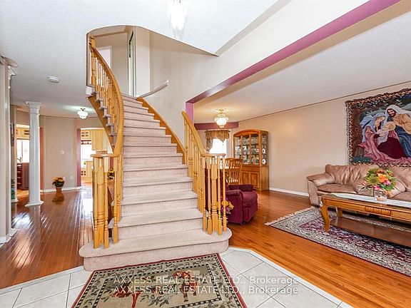 3rd image of 975 Bristol Rd W