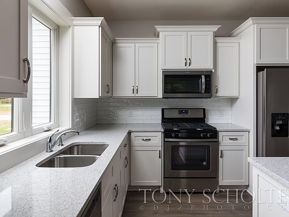 5th image of 870 Harper Woods Dr SW #19