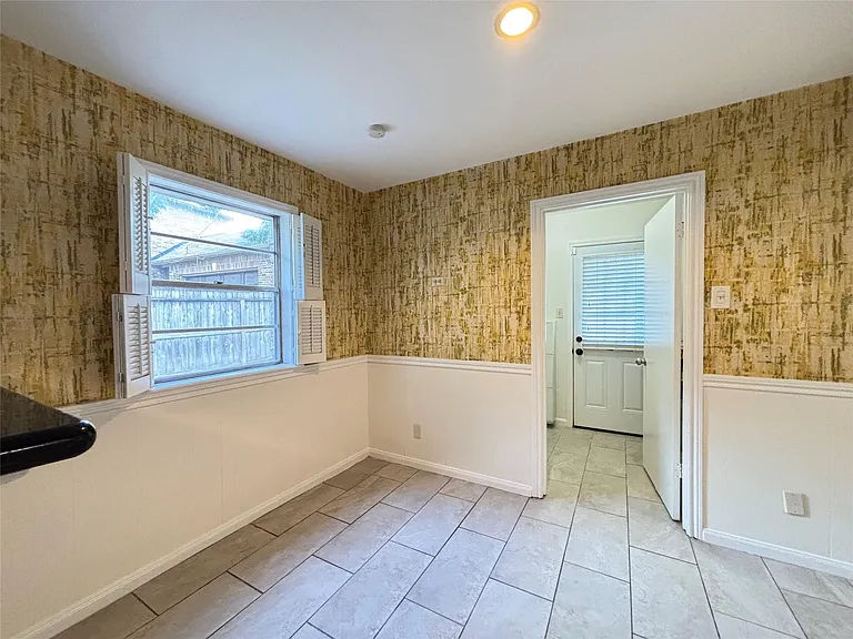 12342 Barryknoll Ln — Photo 8