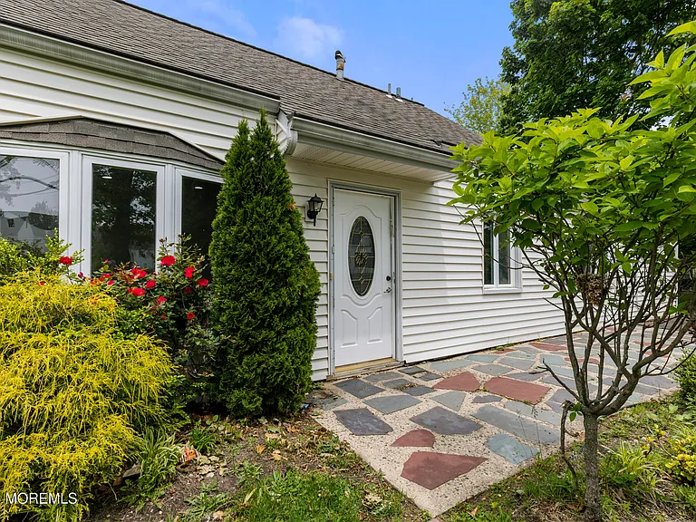 297 Highland Ave — Photo 4