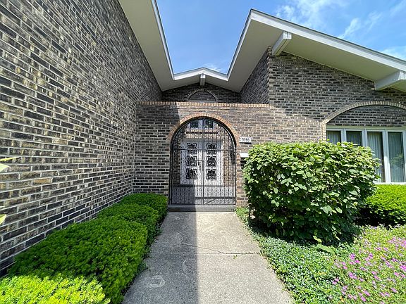 3rd image of 3550 W 98th St