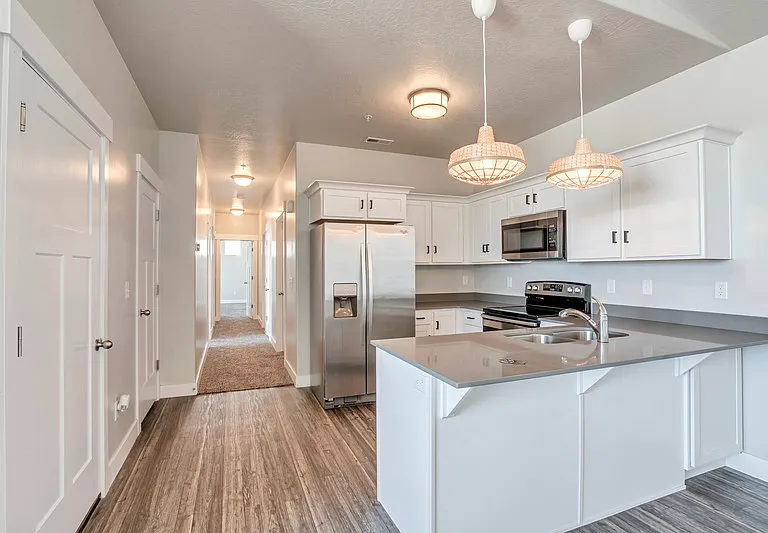 64 W Silver Springs Dr — Photo 14