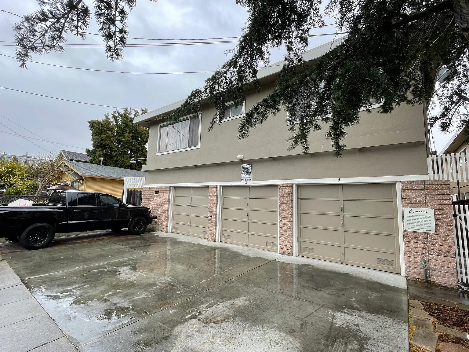 219 Jackson Ave — Photo 4