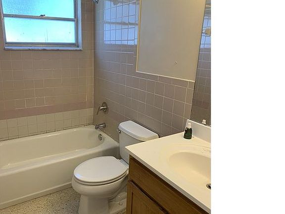 4th image of 4510 Parker Ave