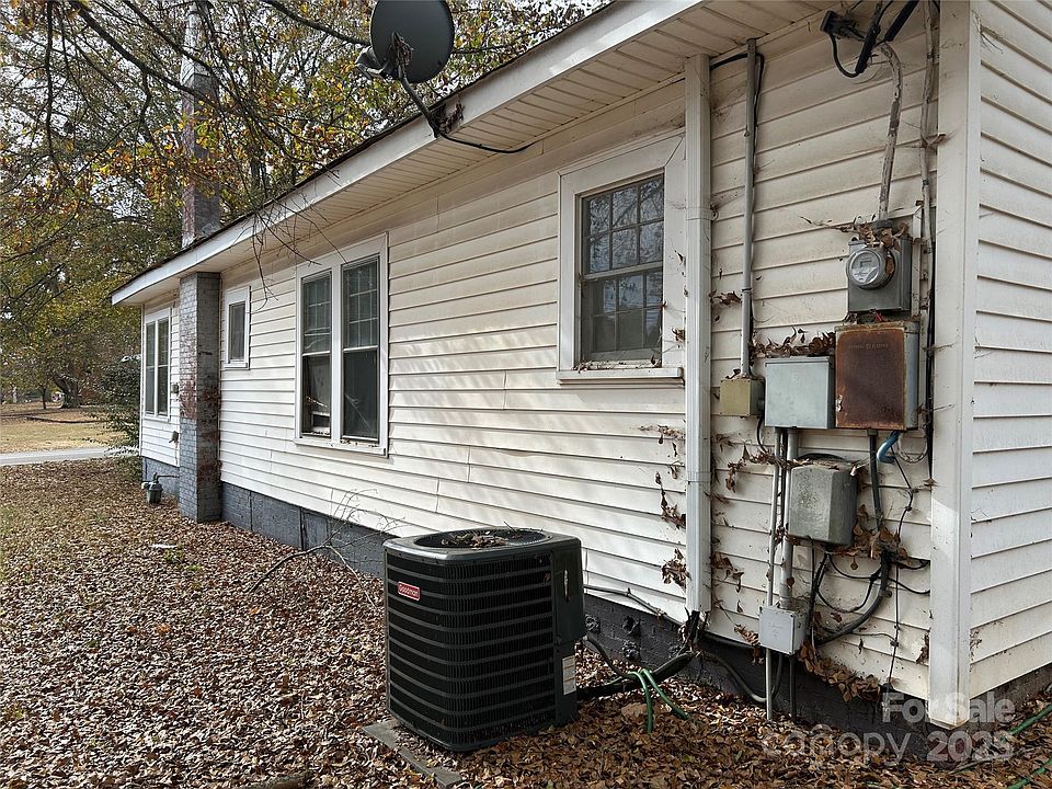 2nd image of 111 Morton St