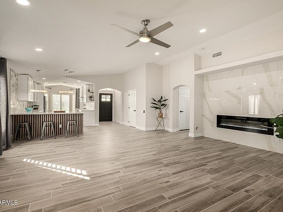 5th image of 6152 W BLACKHAWK Drive