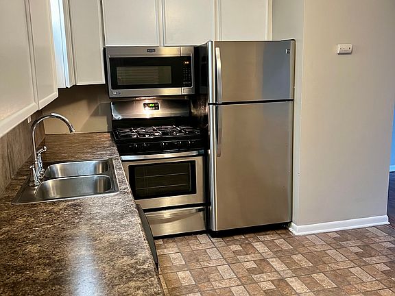 5th image of 4401 Prescott Ave APT 1B