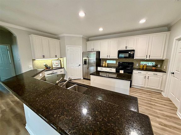 4th image of 14 Dardenelle Ct