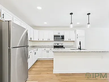 2582 Emma Ln — Photo 2
