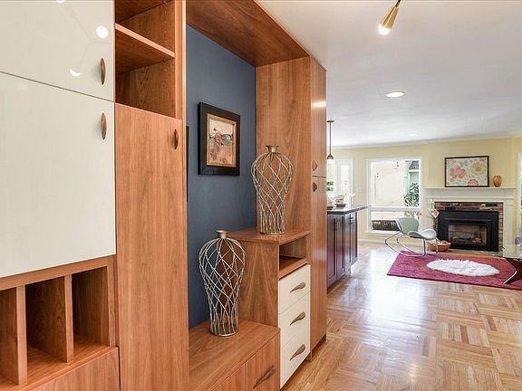 3rd image of 340 Nova Ln