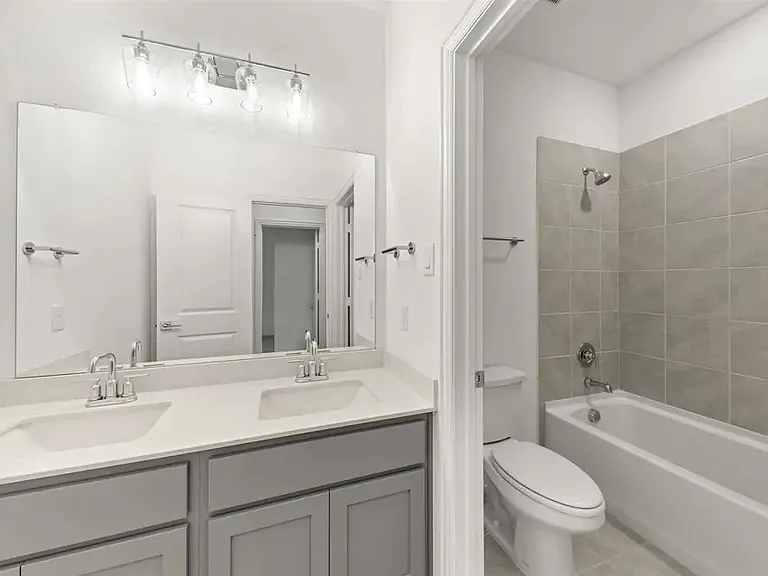 1825 Plymouth Dr — Photo 16