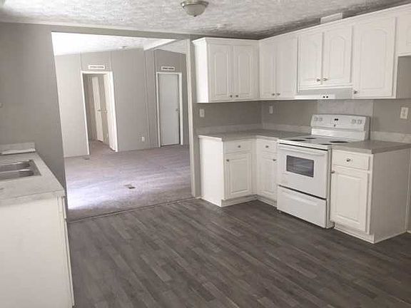 3rd image of 8440 W Saddlebrook Dr