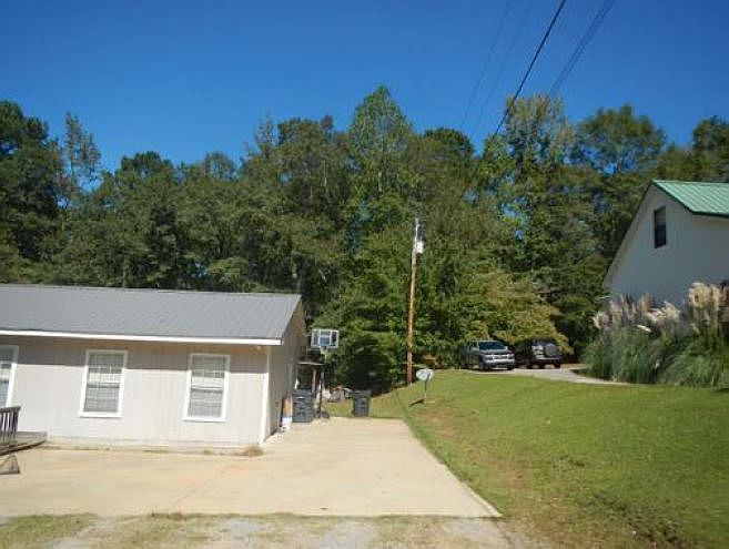 2nd image of 953 Halliana Rd