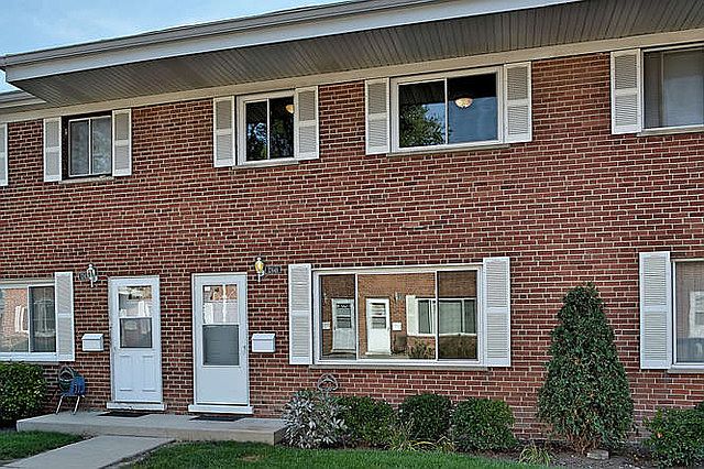 1st image of 1244 N Boxwood Dr #A