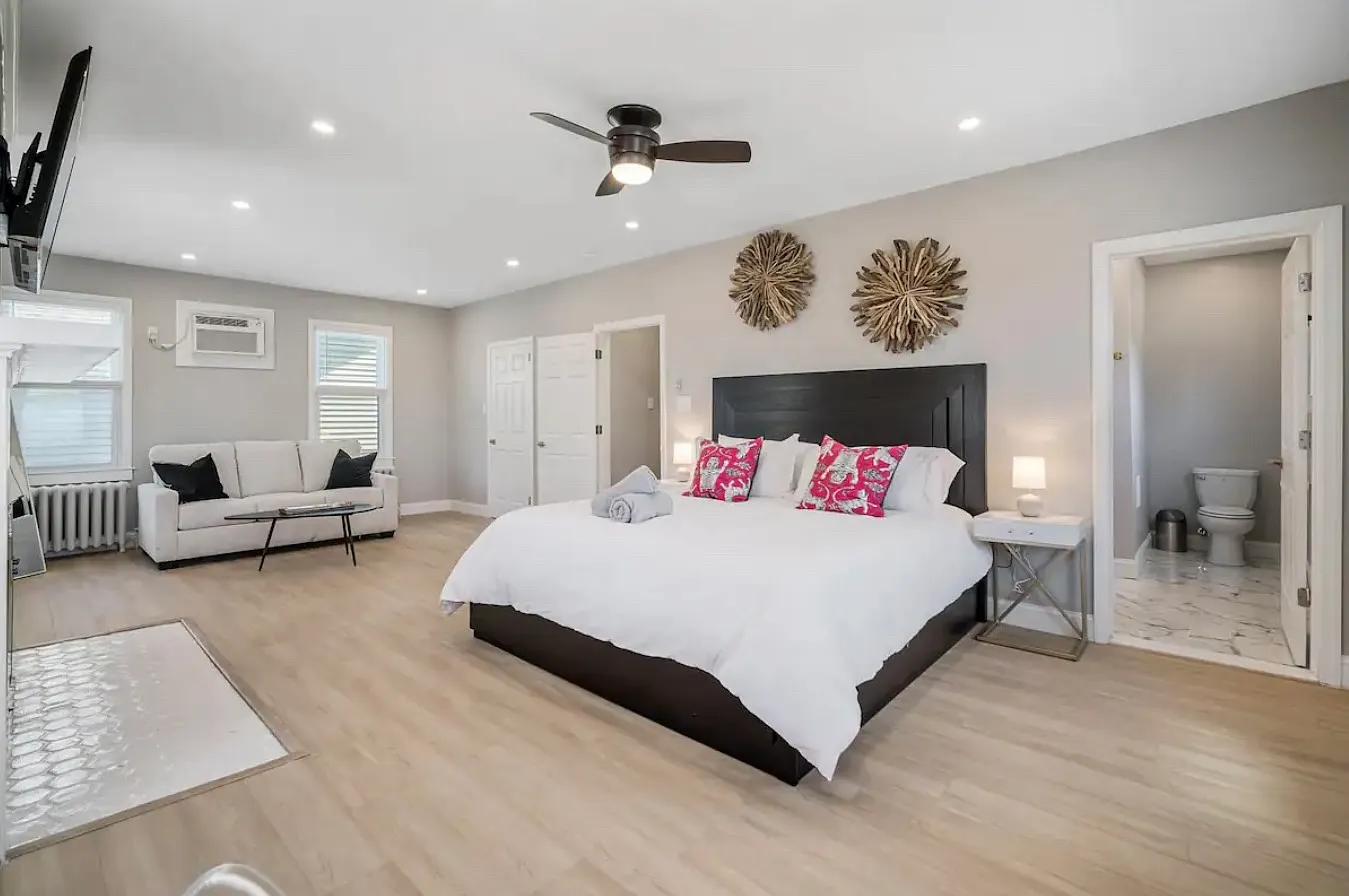 6 bed, 2700 sqft, $3,500 — Photo 2