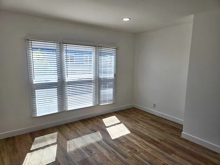 1802 Ocean Park Blvd — Photo 11