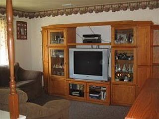 3rd image of 27 Orchard Ln