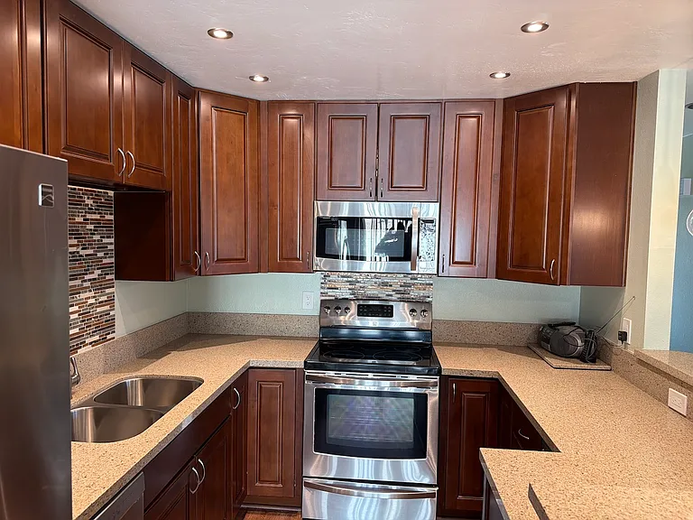 8119 Paradise Valley Ct — Photo 8