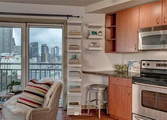 2nd image of 103 Bellevue Ave E APT 308