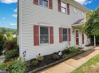 415 Grove Ave, Mohnton, PA 19540