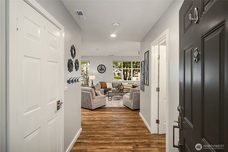 4th image of 17824 NE 96th Way #3