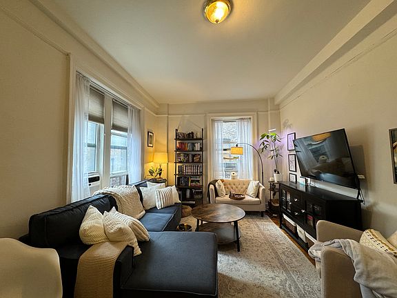 2nd image of 515 Cathedral Pkwy #5E