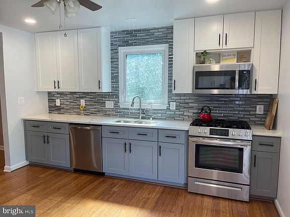 3rd image of 19 Kellington Dr