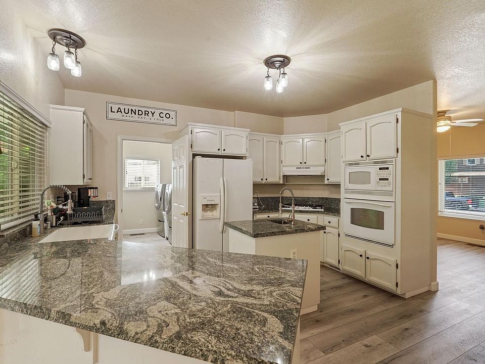 1st image of 2512 Yosemite Ave