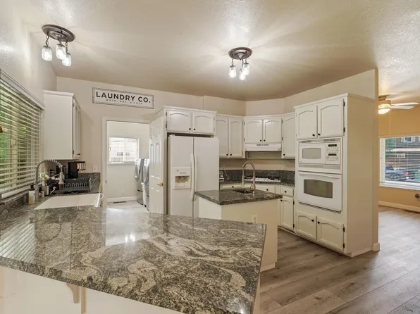 2512 Yosemite Ave, Escalon, CA 95320