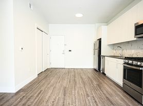 475 William St.