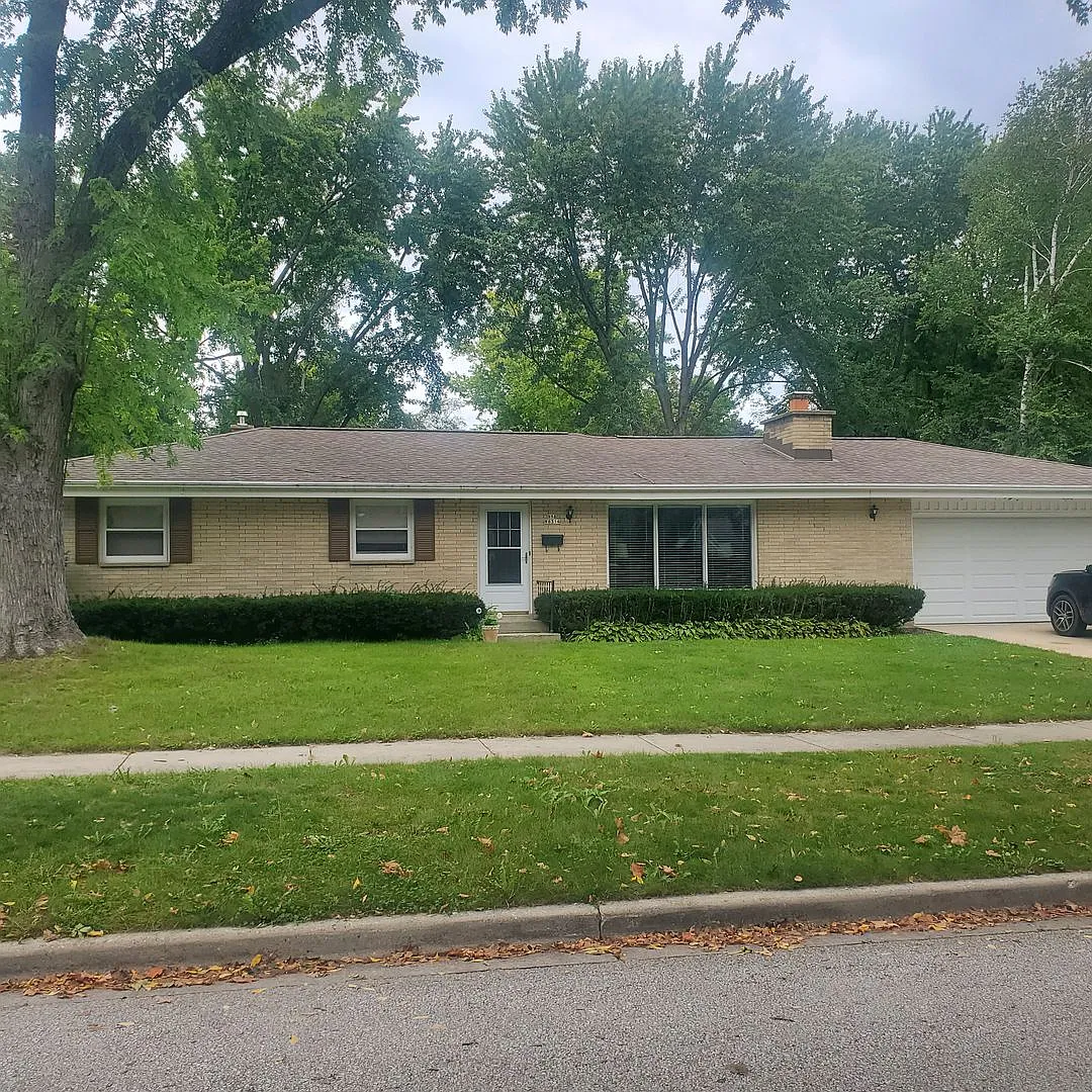 3 Bedroom Single Family Home — Photo 1