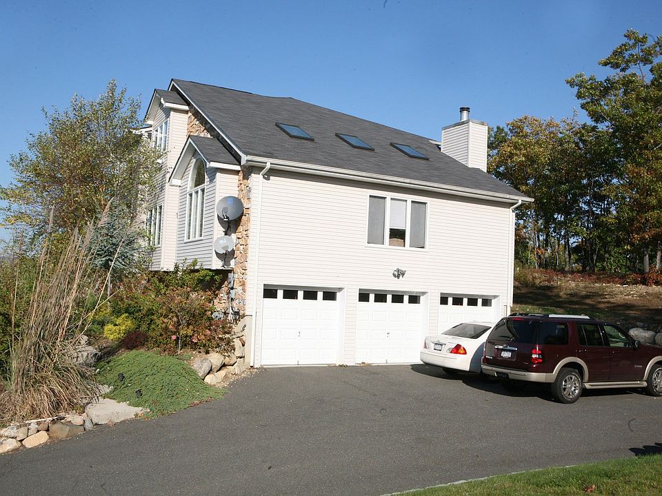 View of 3 Car Garage