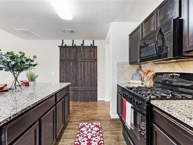 222 Camellia Dr — Photo 8