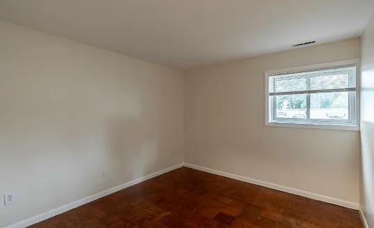 Justin Manor — Photo 4