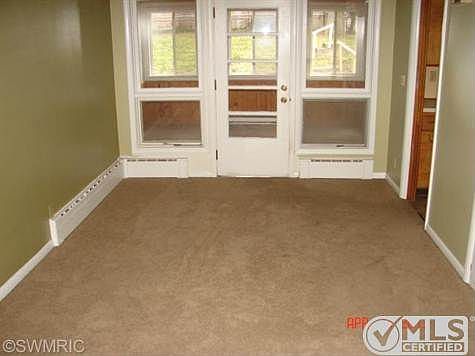 4th image of 65 Laurel Dr