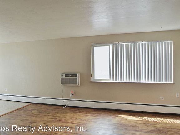4th image of 1355 N Ogden St #5