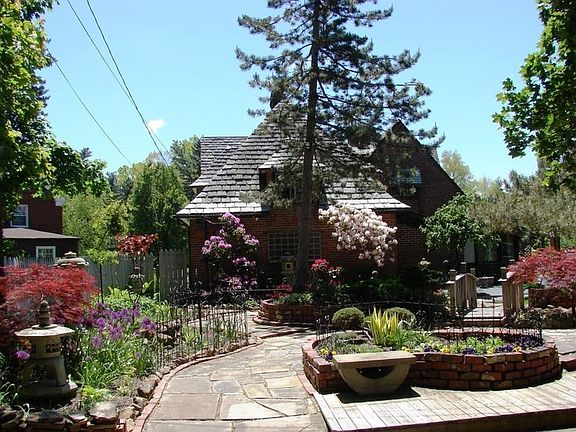 5th image of 8808 Elsmere Dr