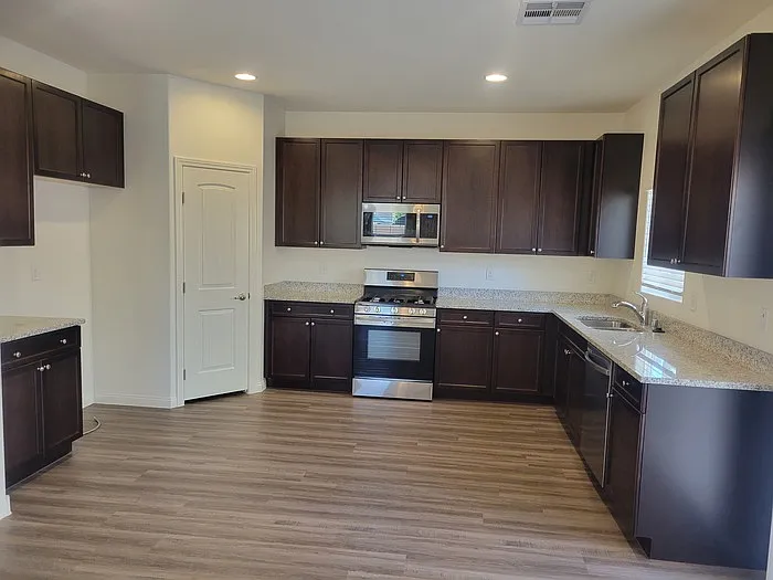 8056 Kings Guard St — Photo 3