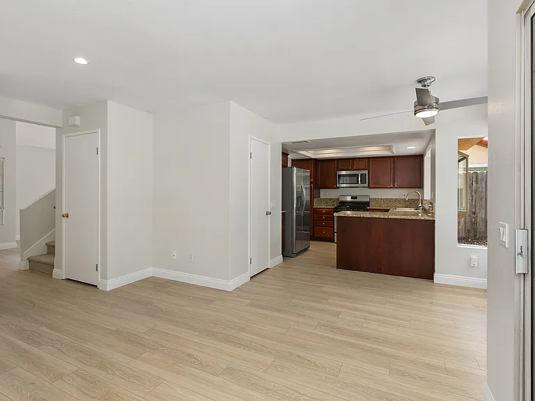 3428 Meadow View Dr — Photo 10