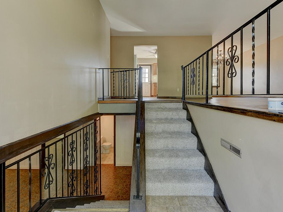 2117 Azalea Dr, Highland, IN 46322 | Zillow