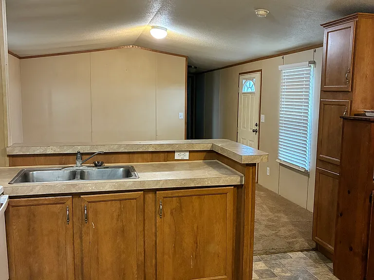 1022 S Roosevelt Rd S — Photo 3