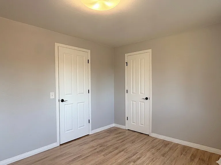 18913 SE 44th Pl — Photo 15