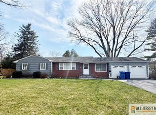 5 Holmes Rd, Cranbury, NJ