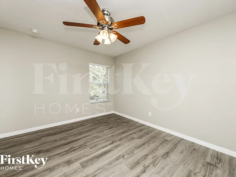796 Lakeview Pointe Dr — Photo 11