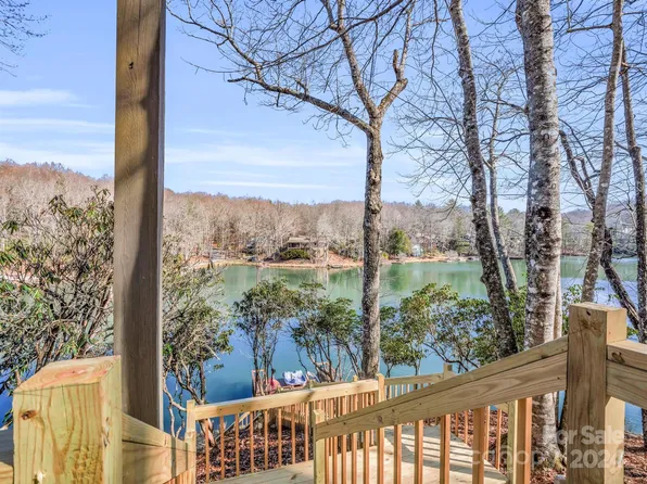 87 Ossarooga Ct, Brevard, NC 28712